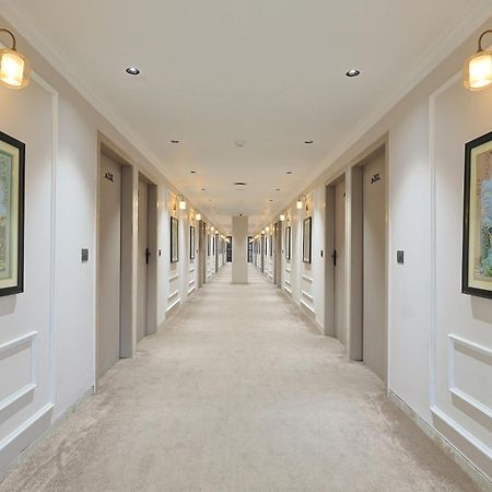 Hotel Royal Town Ahmadabad Zewnętrze zdjęcie