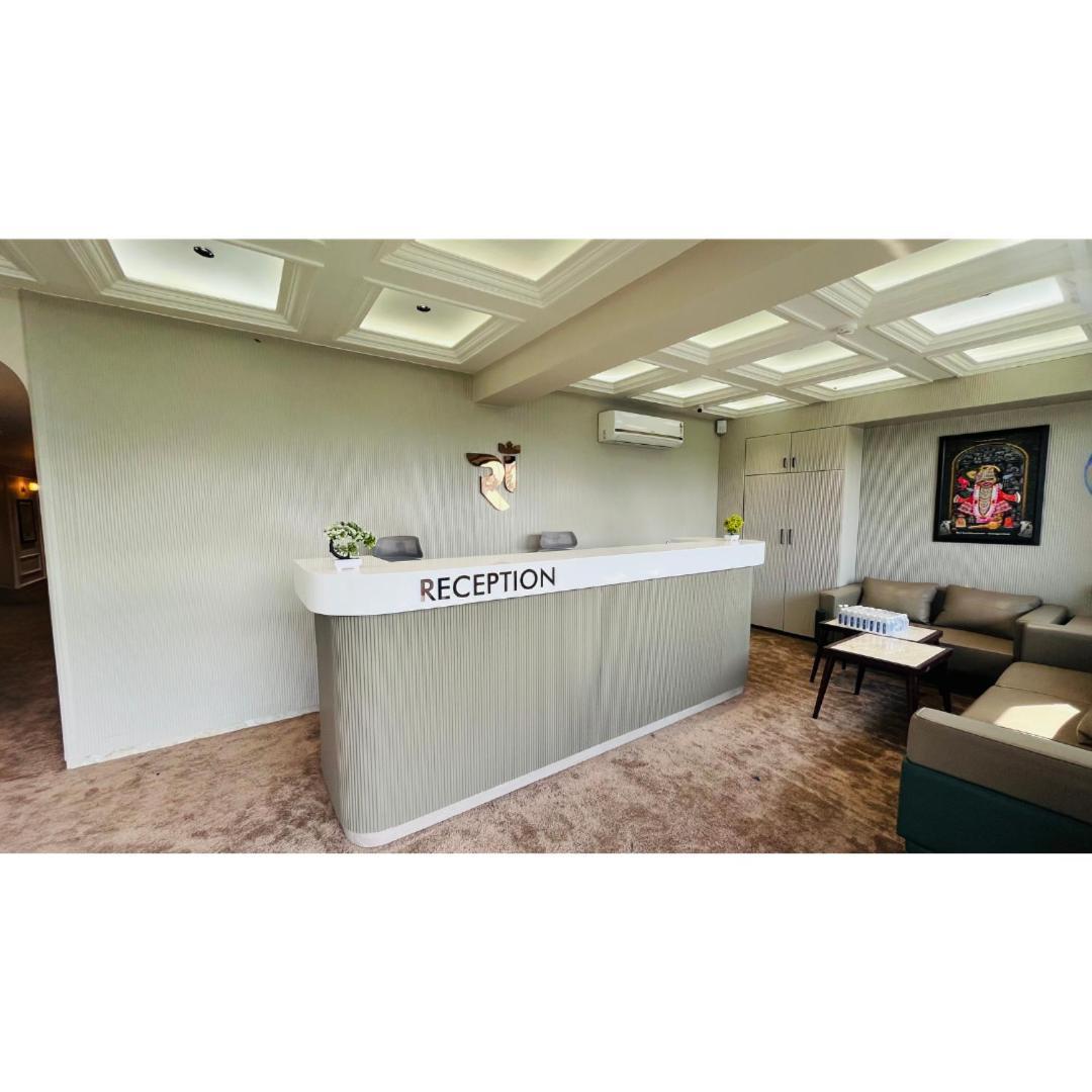 Hotel Royal Town Ahmadabad Zewnętrze zdjęcie