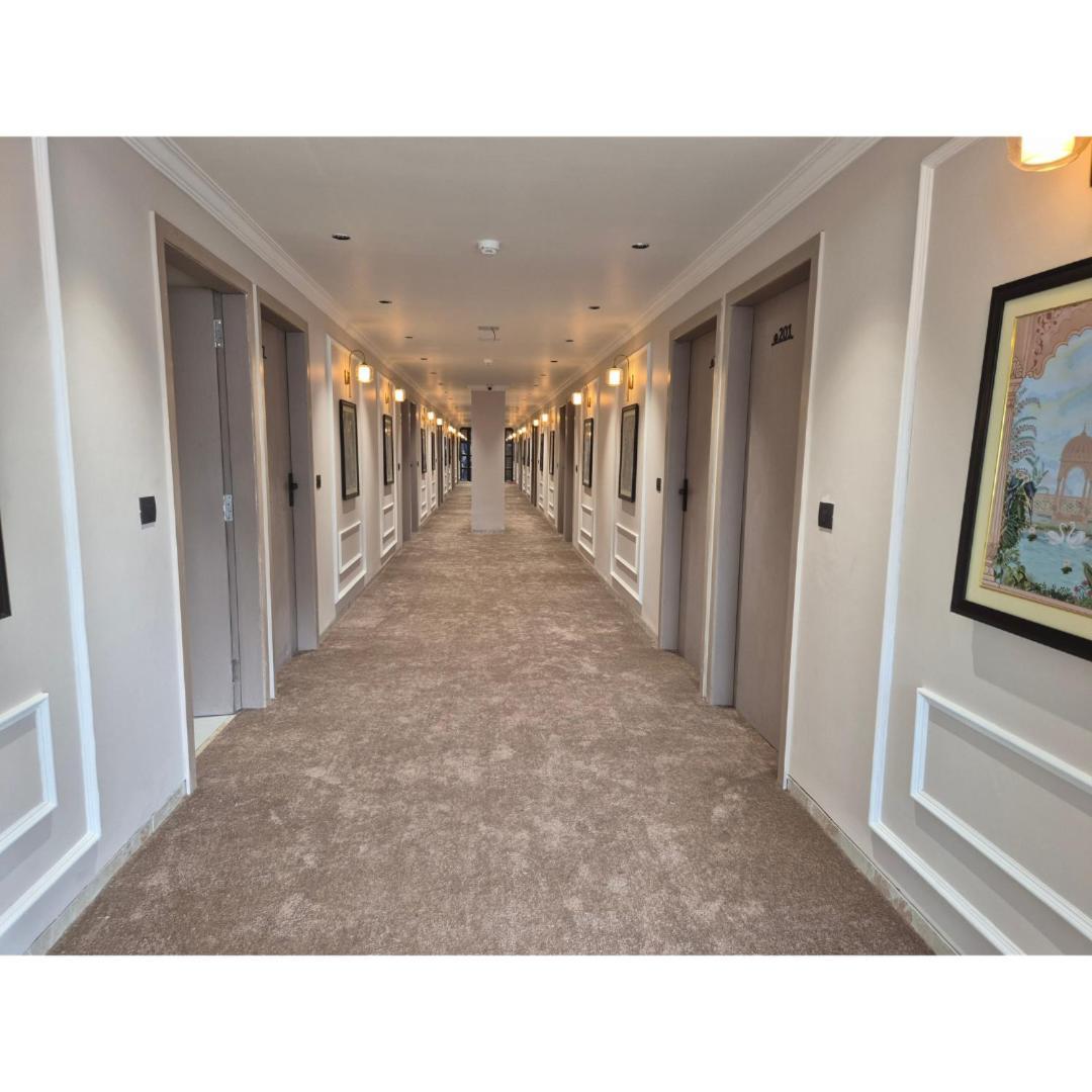 Hotel Royal Town Ahmadabad Zewnętrze zdjęcie