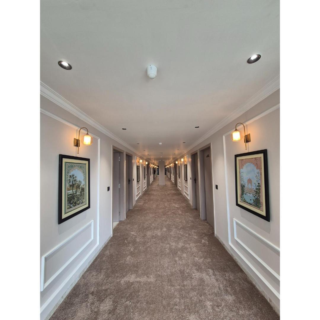 Hotel Royal Town Ahmadabad Zewnętrze zdjęcie