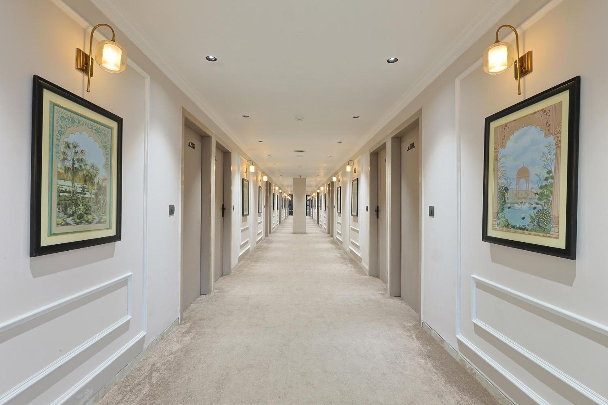 Hotel Royal Town Ahmadabad Zewnętrze zdjęcie