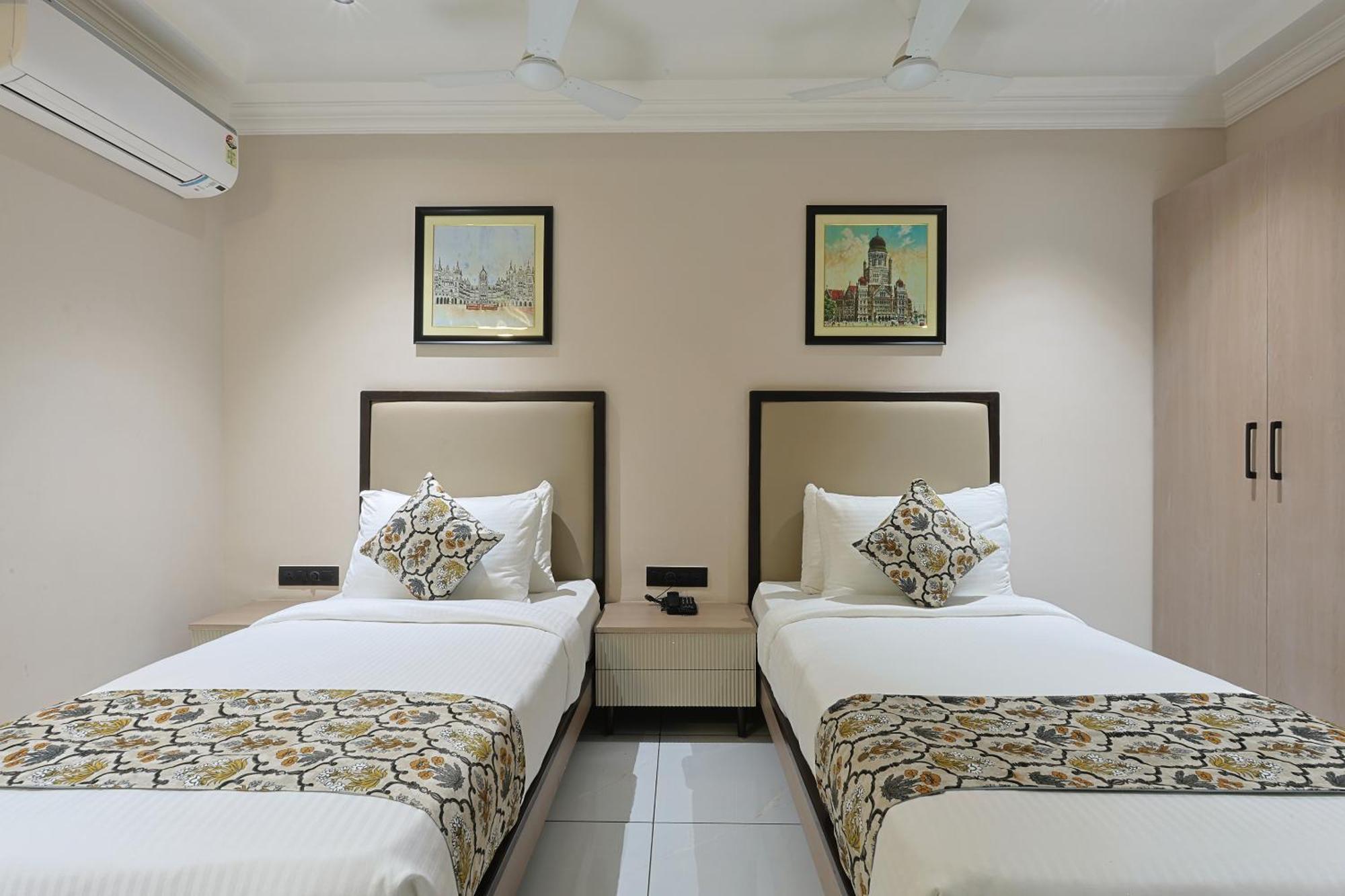 Hotel Royal Town Ahmadabad Zewnętrze zdjęcie