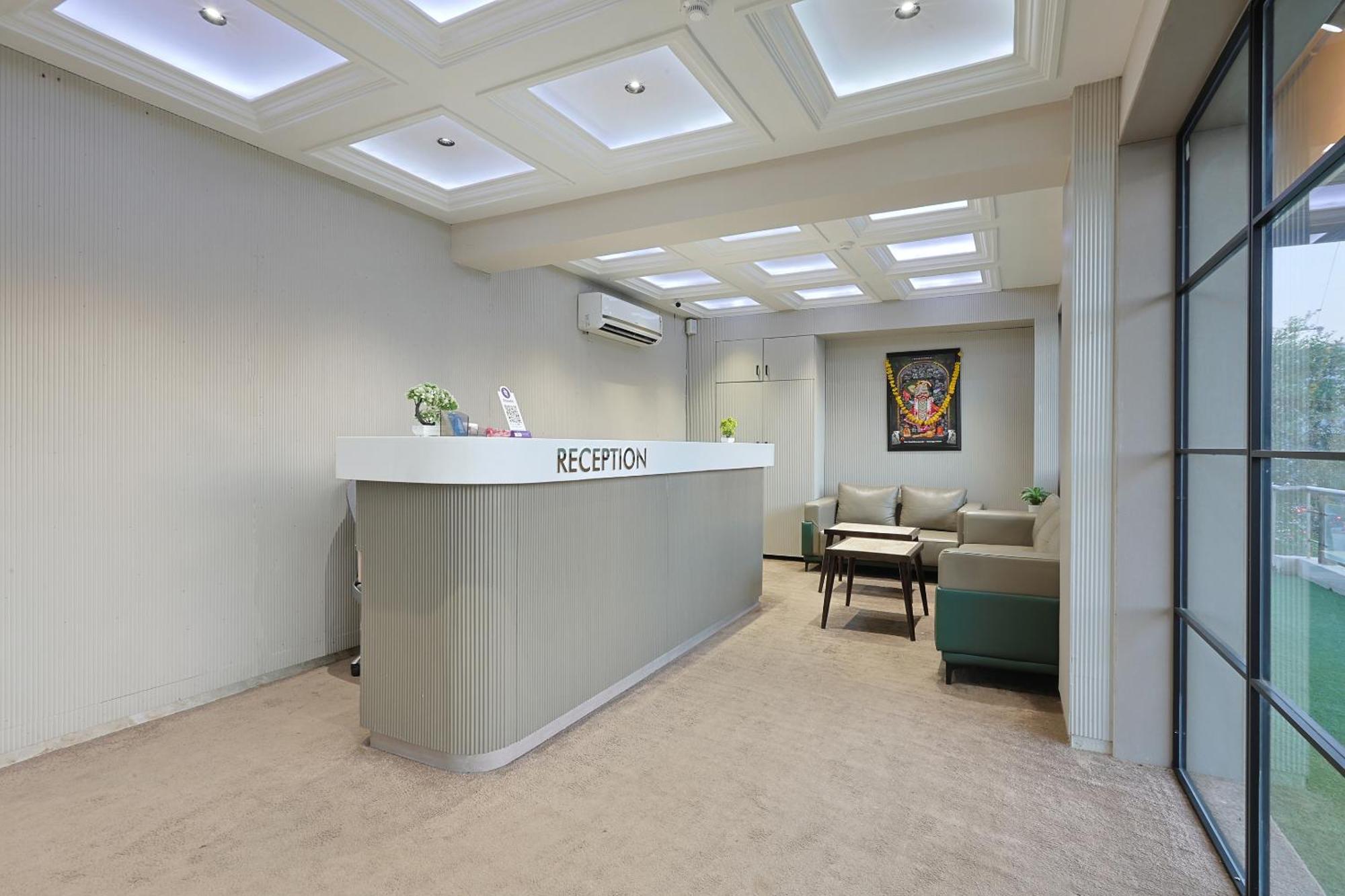 Hotel Royal Town Ahmadabad Zewnętrze zdjęcie