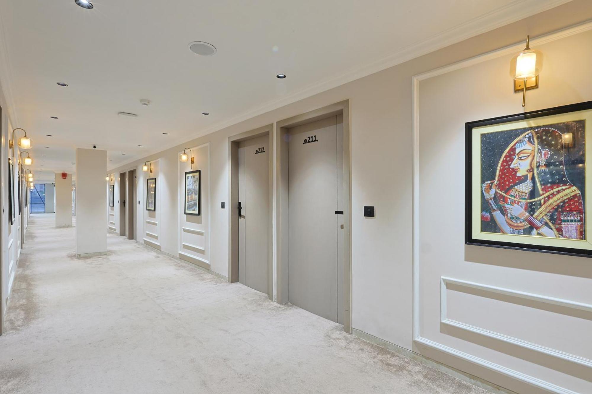 Hotel Royal Town Ahmadabad Zewnętrze zdjęcie