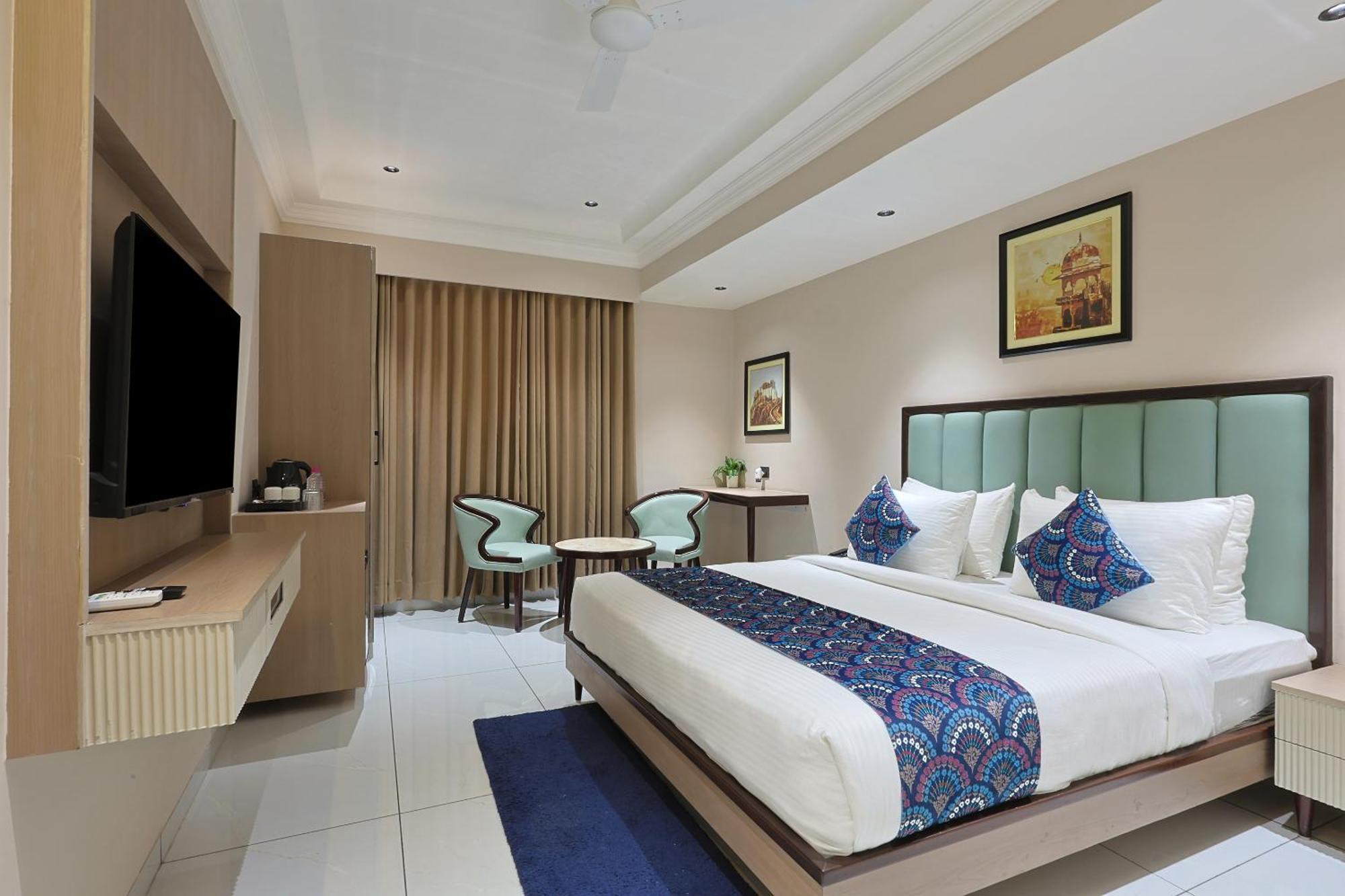 Hotel Royal Town Ahmadabad Zewnętrze zdjęcie