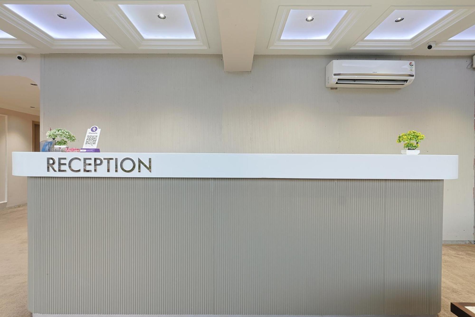 Hotel Royal Town Ahmadabad Zewnętrze zdjęcie